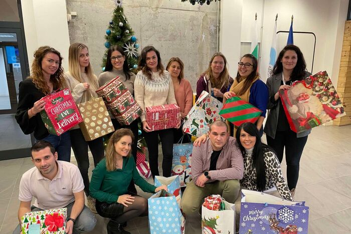 HIDDEN SANTA - MANPOWERGROUP SEE UNITE IN THE COMMON CAUSE TO BRING HAPPINESS TO THOSE IN NEED